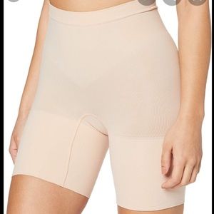 NEW! Spanx Soft Nude Power Shorts Shapewear - Size Medium